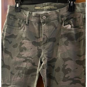 GUC Old Navy camouflage jeans